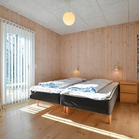 Beautiful Home In Ebeltoft With Kitchen *